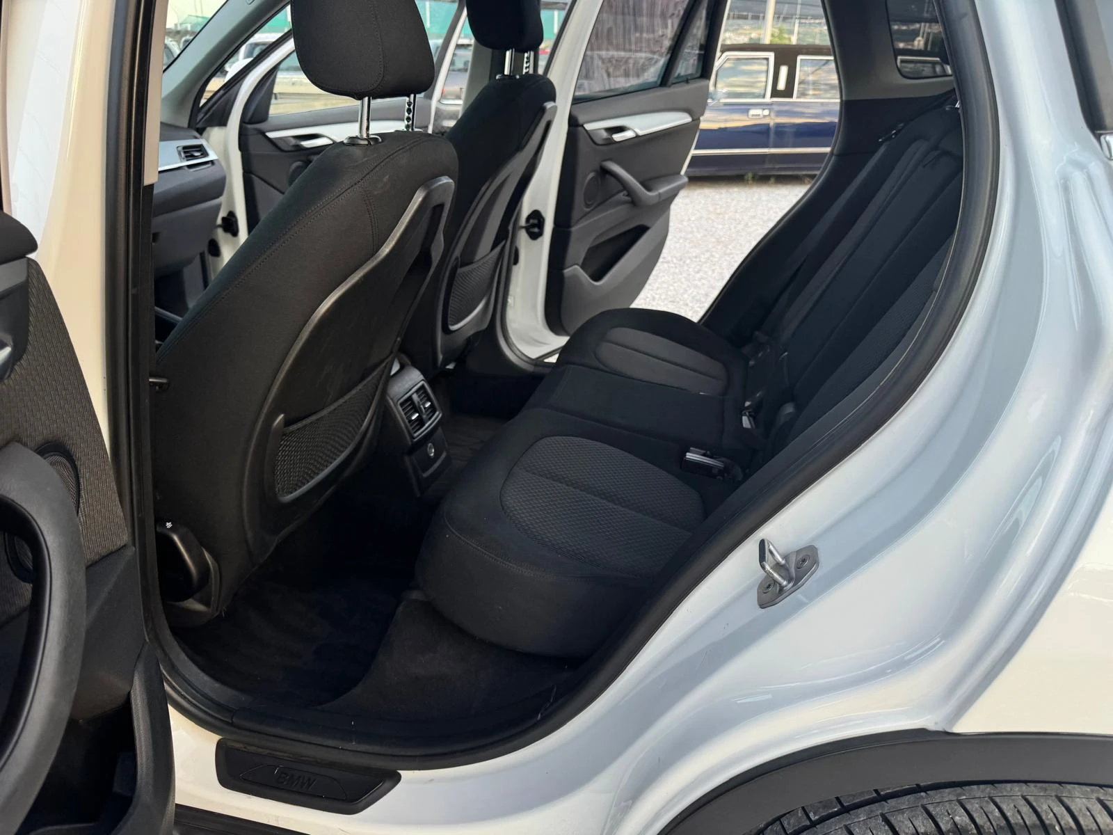 BMW X1 xdrive18d Advantage, снимка 8 - Автомобили и джипове - 55507698