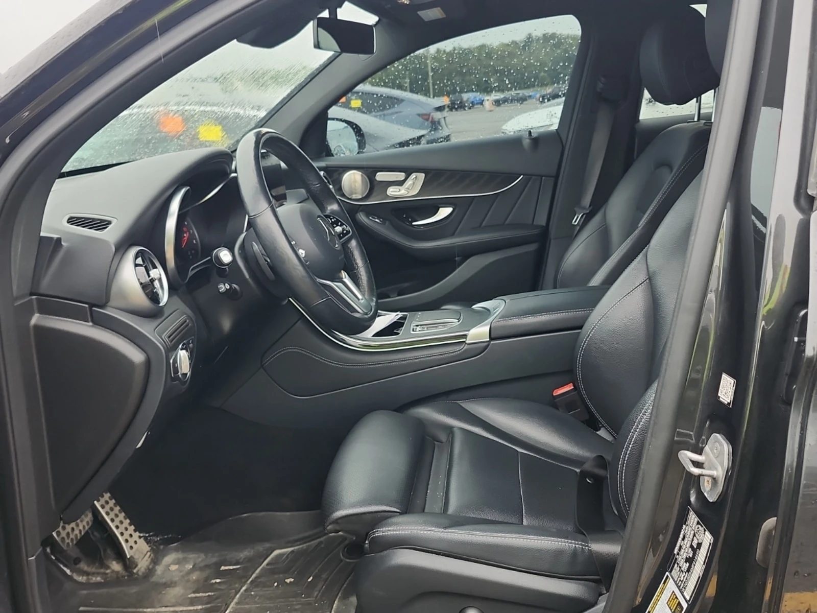 Mercedes-Benz GLC 300 COUPE * BURMESTER * CARFAX * , снимка 6 - Автомобили и джипове - 56023369