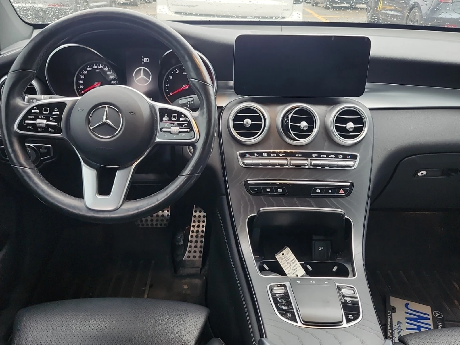 Mercedes-Benz GLC 300 COUPE * BURMESTER * CARFAX * , снимка 7 - Автомобили и джипове - 56023369
