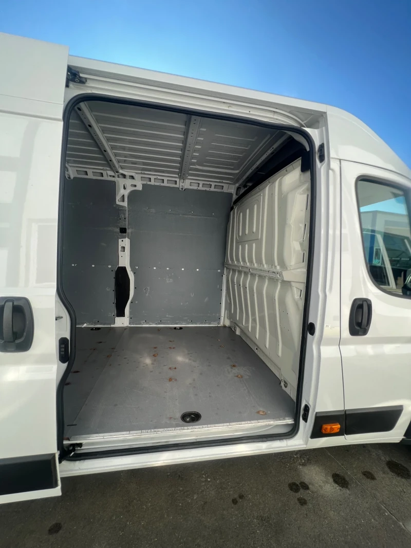 Peugeot Boxer 2022г / L4H2 - Дълга база / Климатроник, снимка 10 - Бусове и автобуси - 53259663