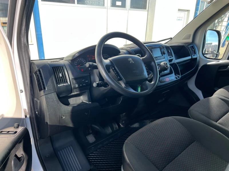 Peugeot Boxer 2022г / L4H2 - Дълга база / Климатроник, снимка 14 - Бусове и автобуси - 53259663