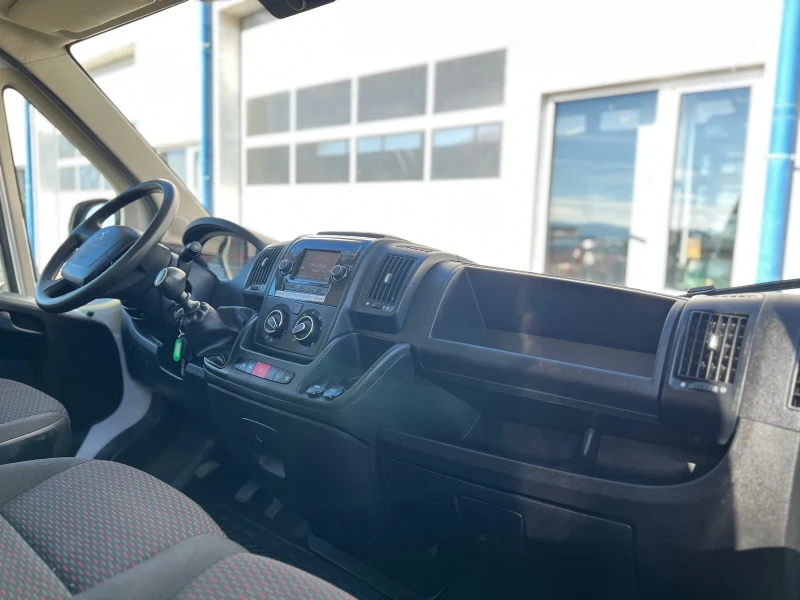 Peugeot Boxer 2022г / L4H2 - Дълга база / Климатроник, снимка 16 - Бусове и автобуси - 53259663