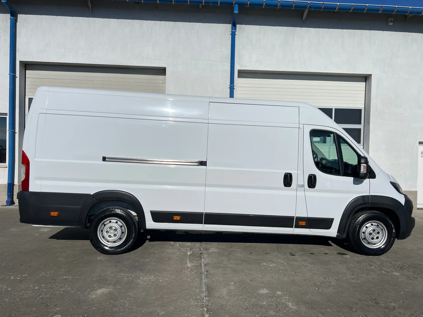 Peugeot Boxer 2022г / L4H2 - Дълга база / Климатроник - изображение 8