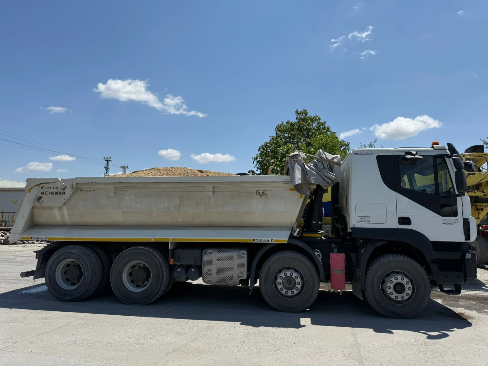 Iveco Trakker 450 самосвал Euro 6 - изображение 3