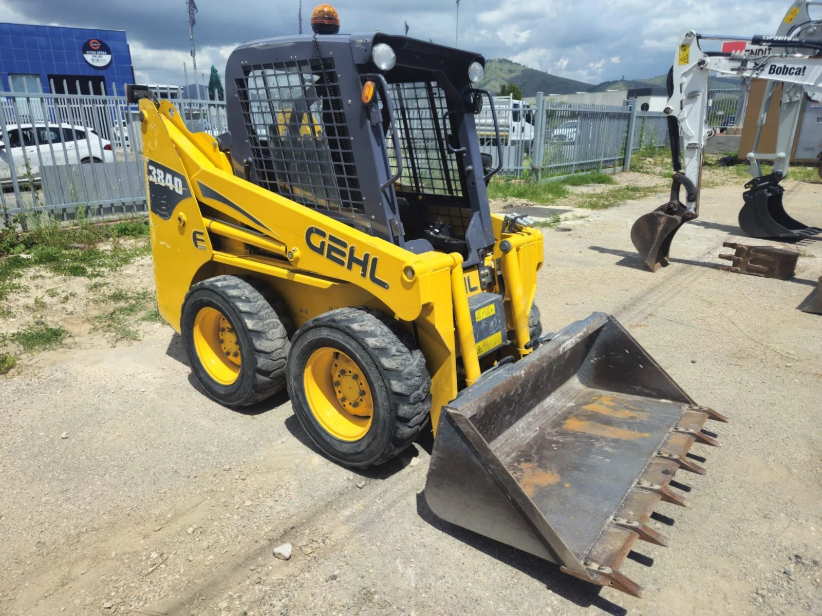 Мини челни товарачи GEHL 3840-290ЧАСА.!!! ТОП !!! - изображение 7