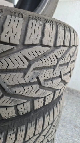 Гуми Зимни 205/55R16, снимка 9