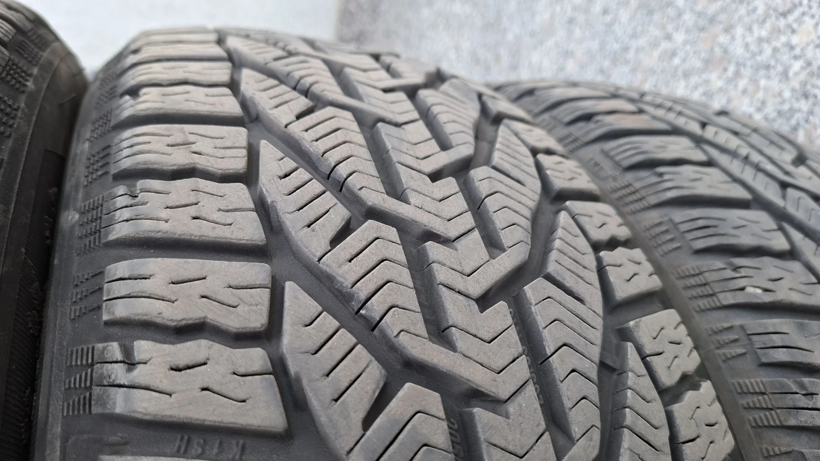 Гуми Зимни 205/55R16, снимка 10 - Гуми и джанти - 54236976