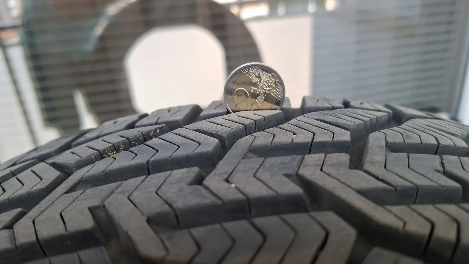 Гуми Зимни 205/55R16, снимка 6 - Гуми и джанти - 54236976