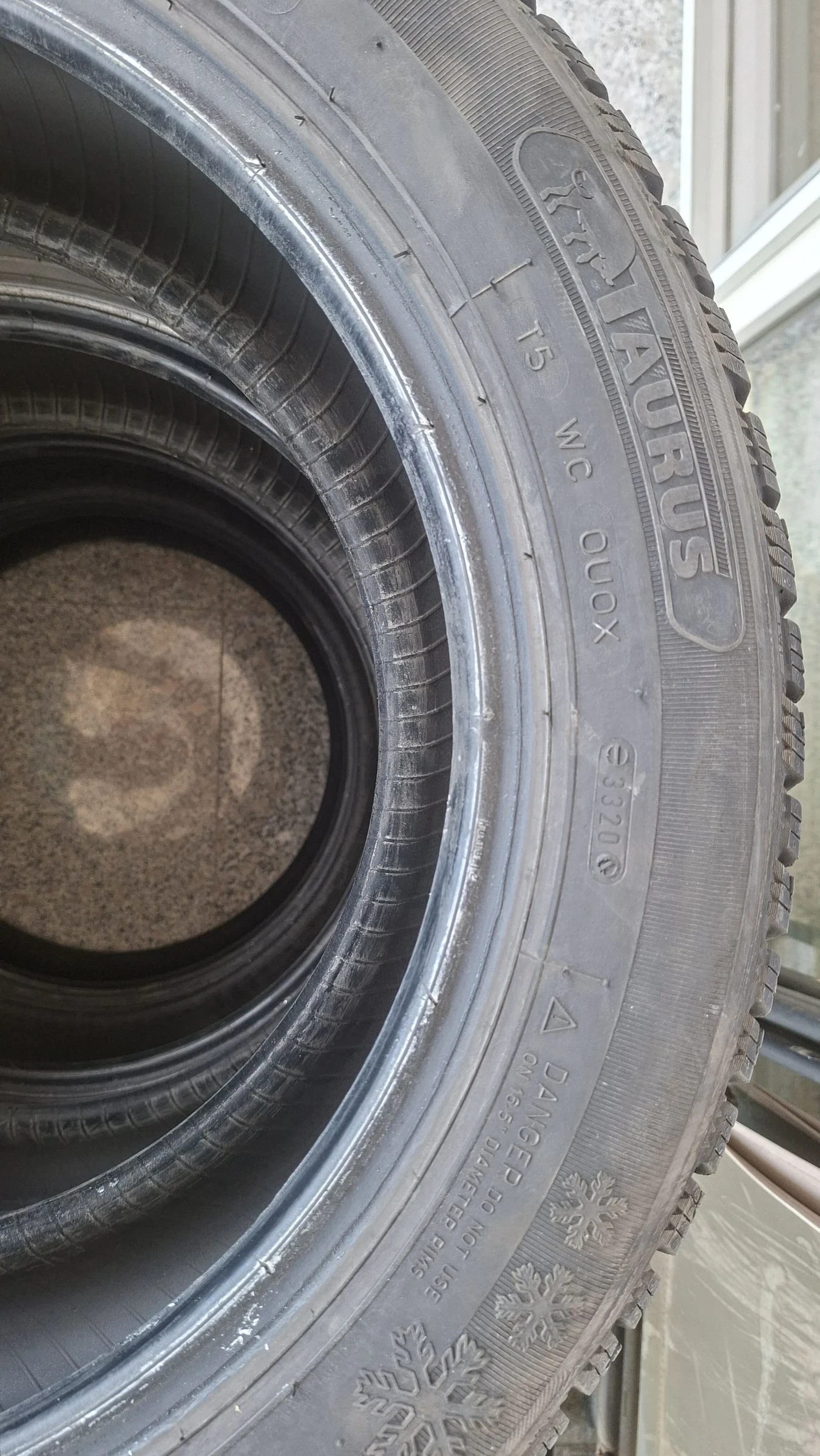 Гуми Зимни 205/55R16, снимка 2 - Гуми и джанти - 54236976