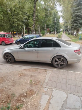 Mercedes-Benz 200 2.0, снимка 4