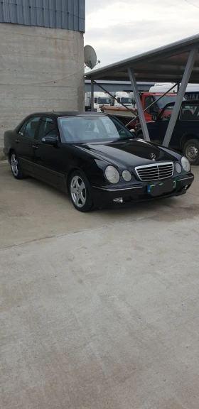 Mercedes-Benz E 320, снимка 3