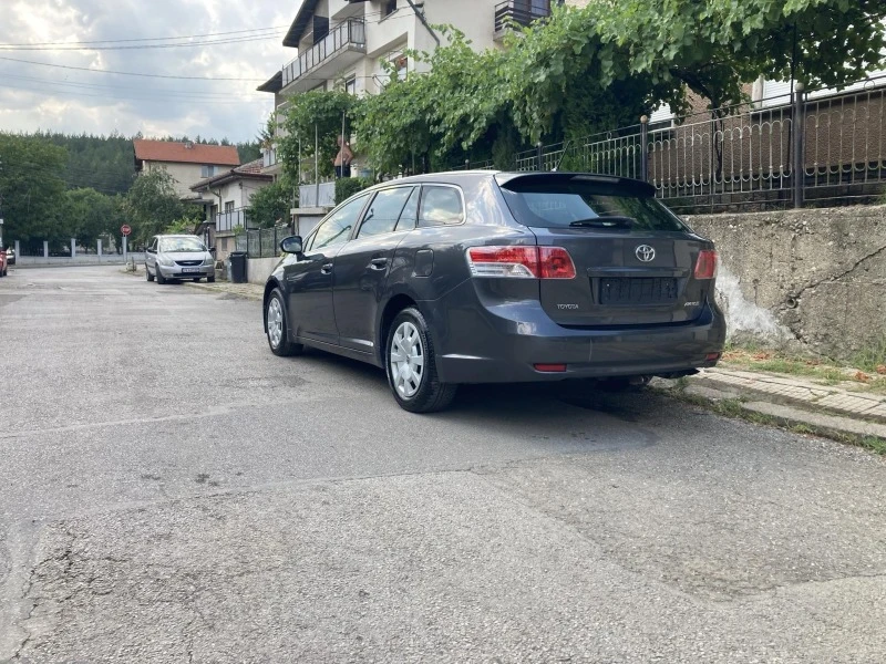 Toyota Avensis 1.8i 147hp, снимка 5 - Автомобили и джипове - 46650282