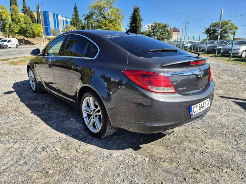 Opel Insignia 2.0Turbo Автомат, снимка 2 - Автомобили и джипове - 47493126