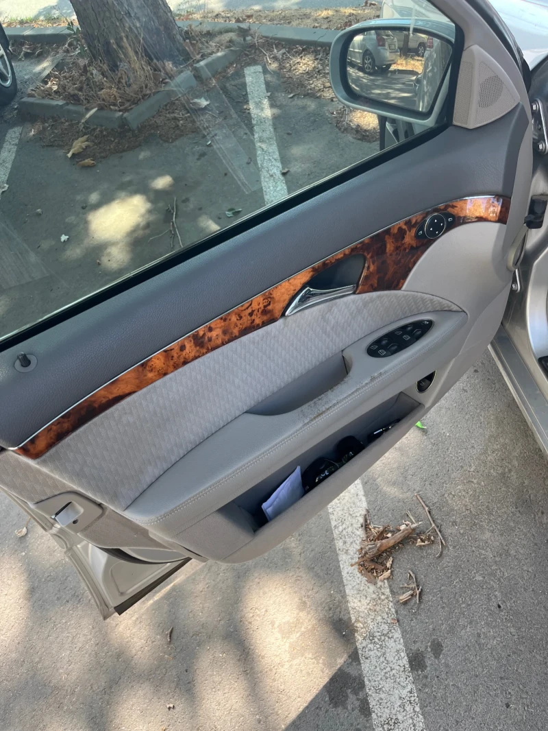 Mercedes-Benz E 320, снимка 5 - Автомобили и джипове - 52450760