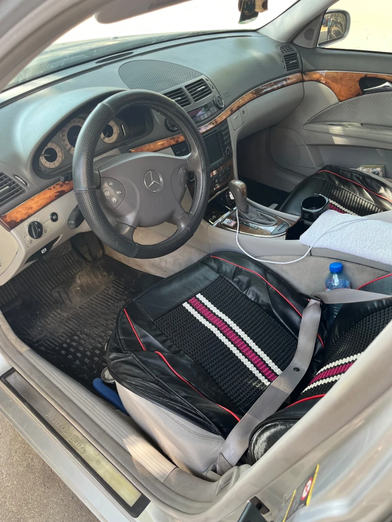 Mercedes-Benz E 320, снимка 7 - Автомобили и джипове - 52450760