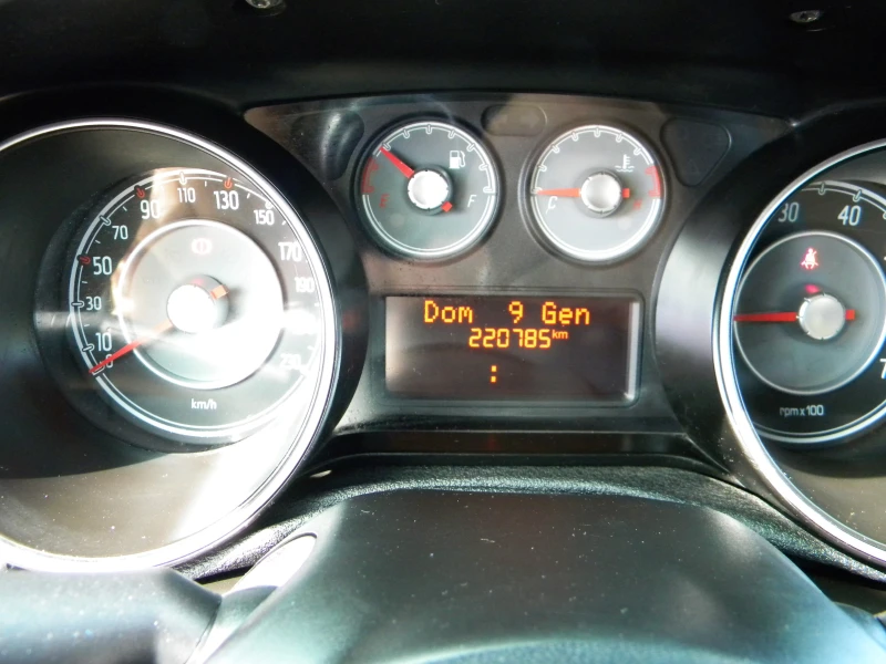 Fiat Punto EVO* * * * 1.2 КАTО НОВО* EURO5A, снимка 9 - Автомобили и джипове - 51617013