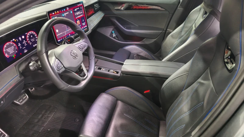 VW Passat Variant R Line 2.0TFSI-4motion, Navi, Cam, 360, снимка 8 - Автомобили и джипове - 51940167