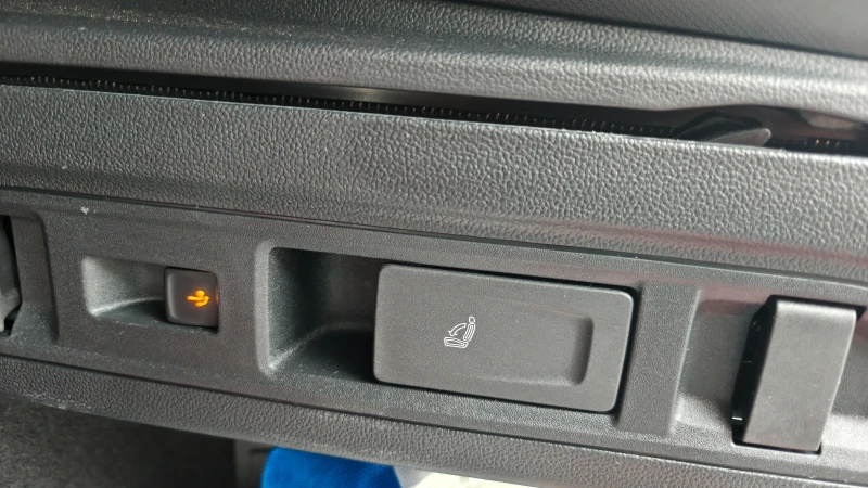 VW Passat Variant R Line 2.0TFSI-4motion, Navi, Cam, 360, снимка 14 - Автомобили и джипове - 51940167