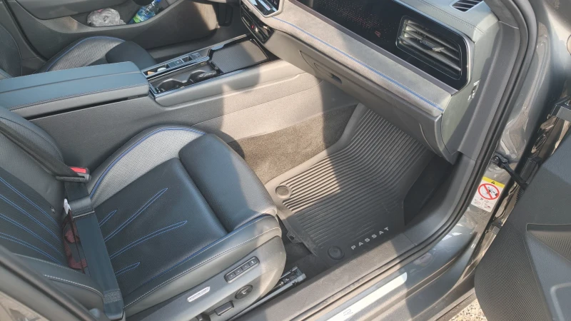 VW Passat Variant R Line 2.0TFSI-4motion, Navi, Cam, 360, снимка 15 - Автомобили и джипове - 51940167