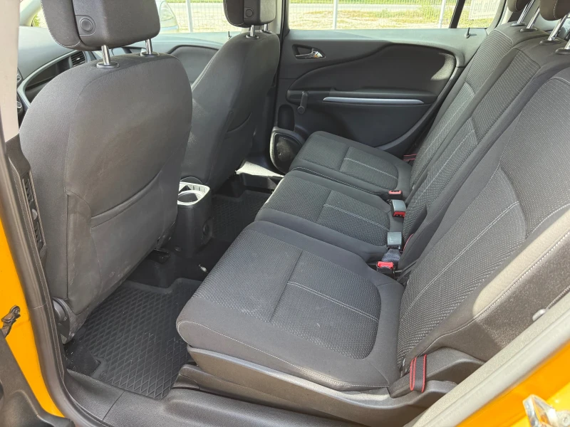 Opel Zafira 1.6CDTI, снимка 13 - Автомобили и джипове - 52012744