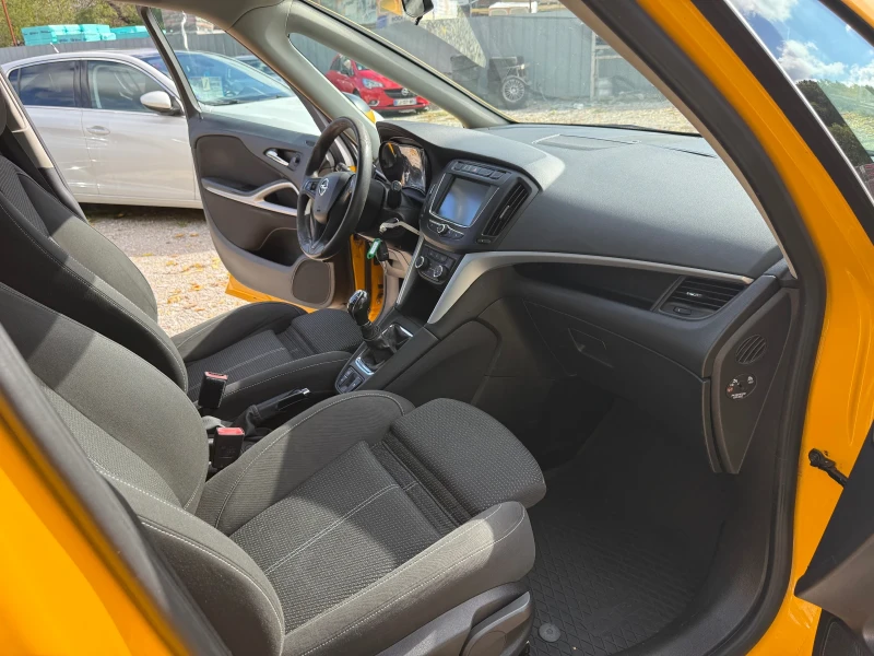 Opel Zafira 1.6CDTI, снимка 11 - Автомобили и джипове - 52012744