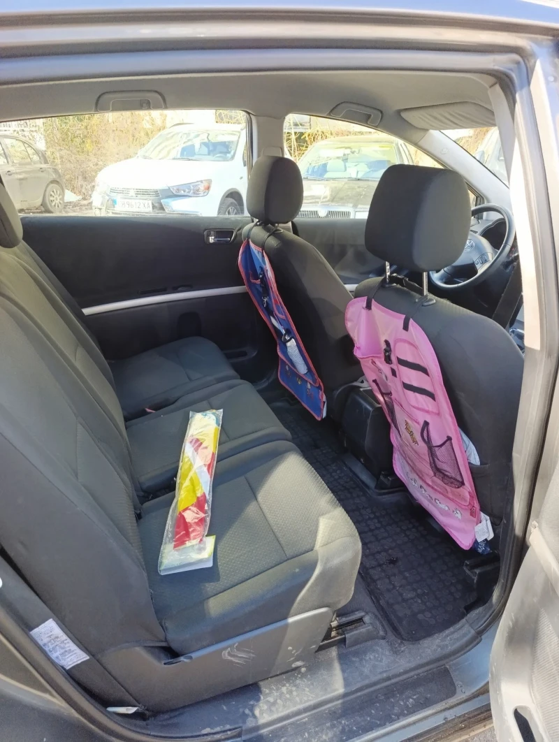 Toyota Corolla verso, снимка 8 - Автомобили и джипове - 52946137