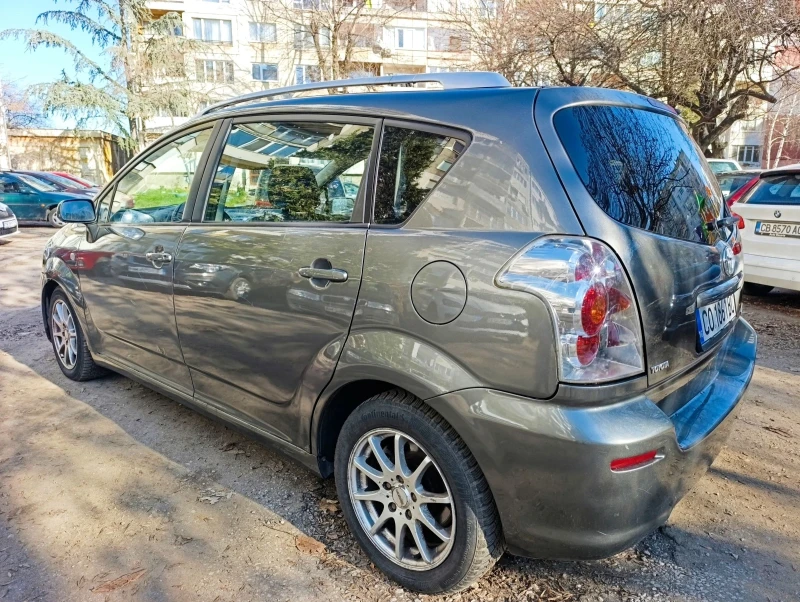 Toyota Corolla verso, снимка 2 - Автомобили и джипове - 52946137