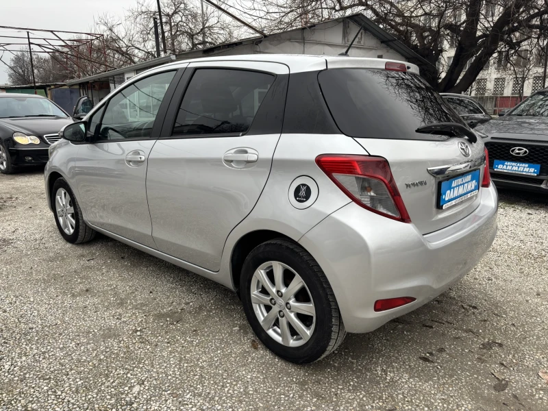 Toyota Yaris 1.3 VVTi-100 к.с., снимка 3 - Автомобили и джипове - 53053906