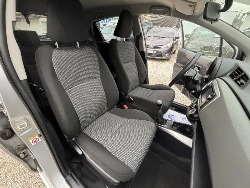 Toyota Yaris 1.3 VVTi-100 к.с., снимка 11 - Автомобили и джипове - 53053906