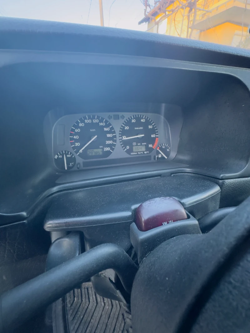 VW Golf 1.8 90 , снимка 7 - Автомобили и джипове - 53076807