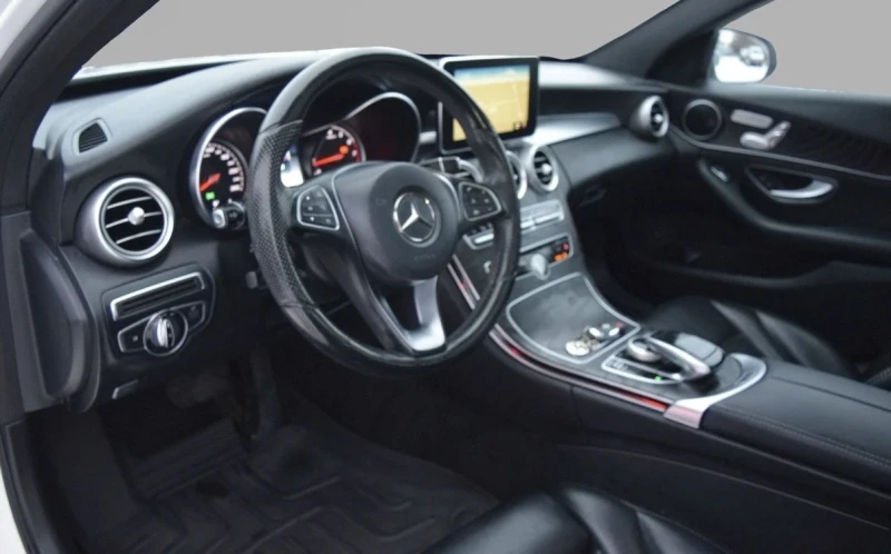 Mercedes-Benz C 300 * * KEYLESS * * CAMERA * * CARFAX * * , снимка 9 - Автомобили и джипове - 53226177