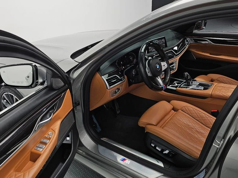 BMW 740 740d xDrive M Sport| 320к.с.| ВКЛ.ТЕХНОТЕСТ, снимка 11 - Автомобили и джипове - 55624471