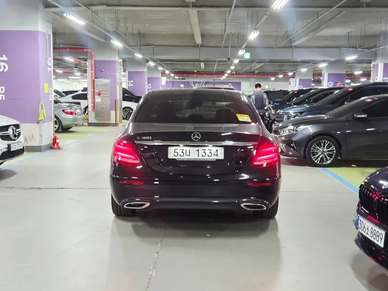 Mercedes-Benz E 300 Avantgarde, снимка 2 - Автомобили и джипове - 56018816