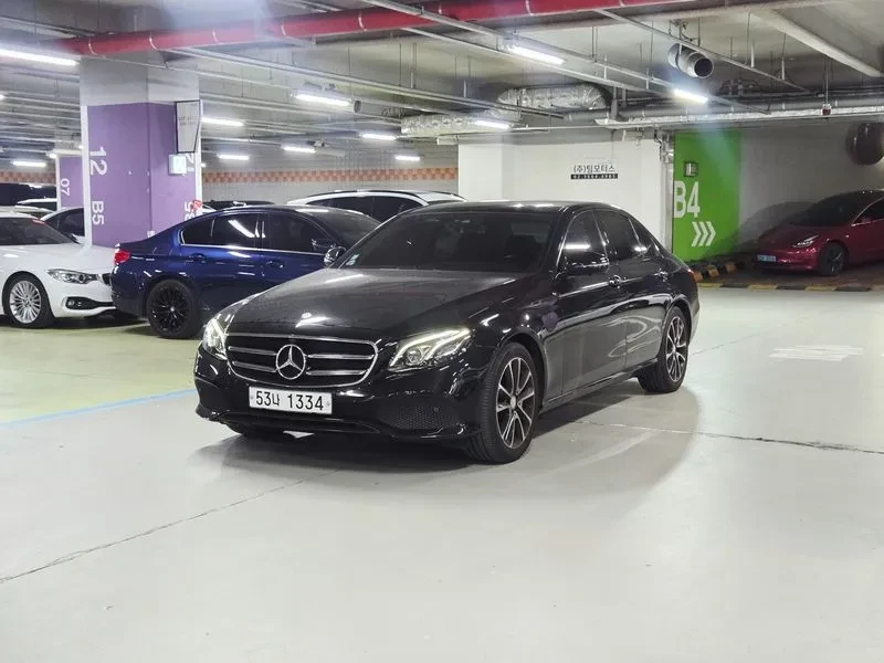 Mercedes-Benz E 300 Avantgarde, снимка 3 - Автомобили и джипове - 56018816
