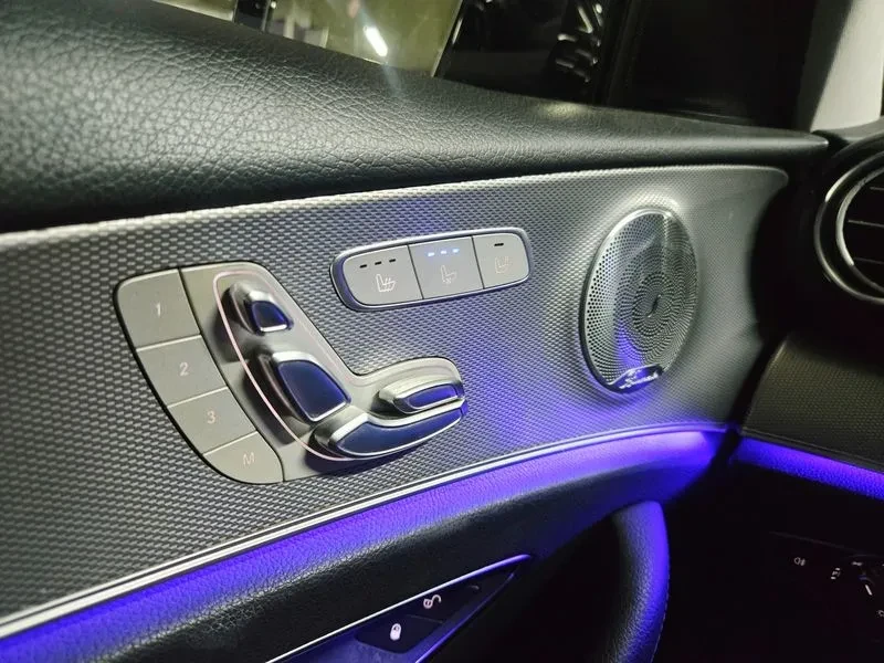 Mercedes-Benz E 300 Avantgarde, снимка 17 - Автомобили и джипове - 56018816