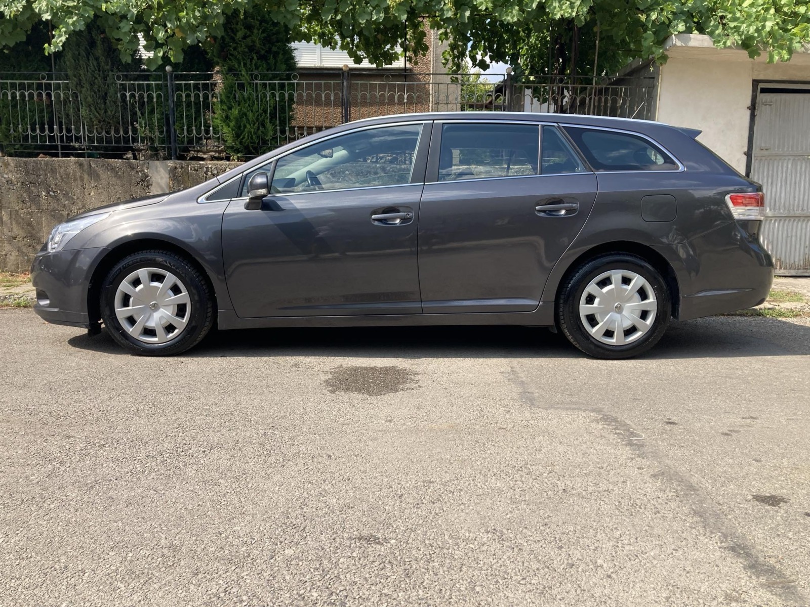 Toyota Avensis 1.8i 147hp - изображение 2