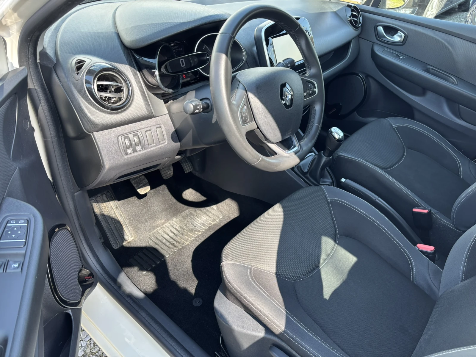 Renault Clio 1.2 75hp ZEN Navy - изображение 7