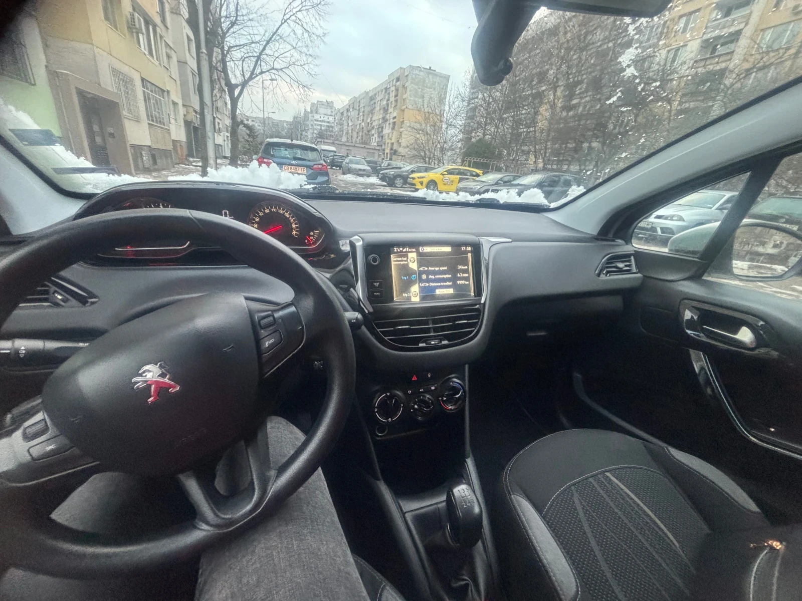 Peugeot 208  - изображение 5