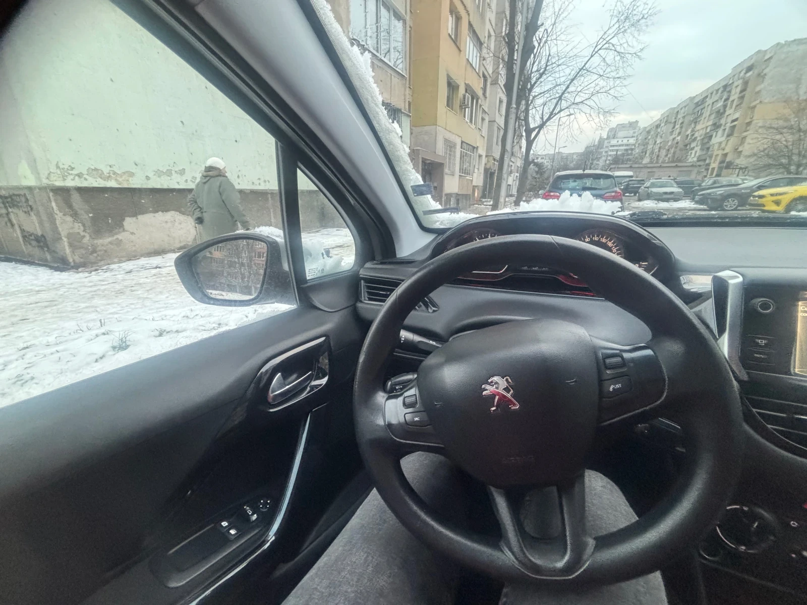 Peugeot 208  - изображение 6