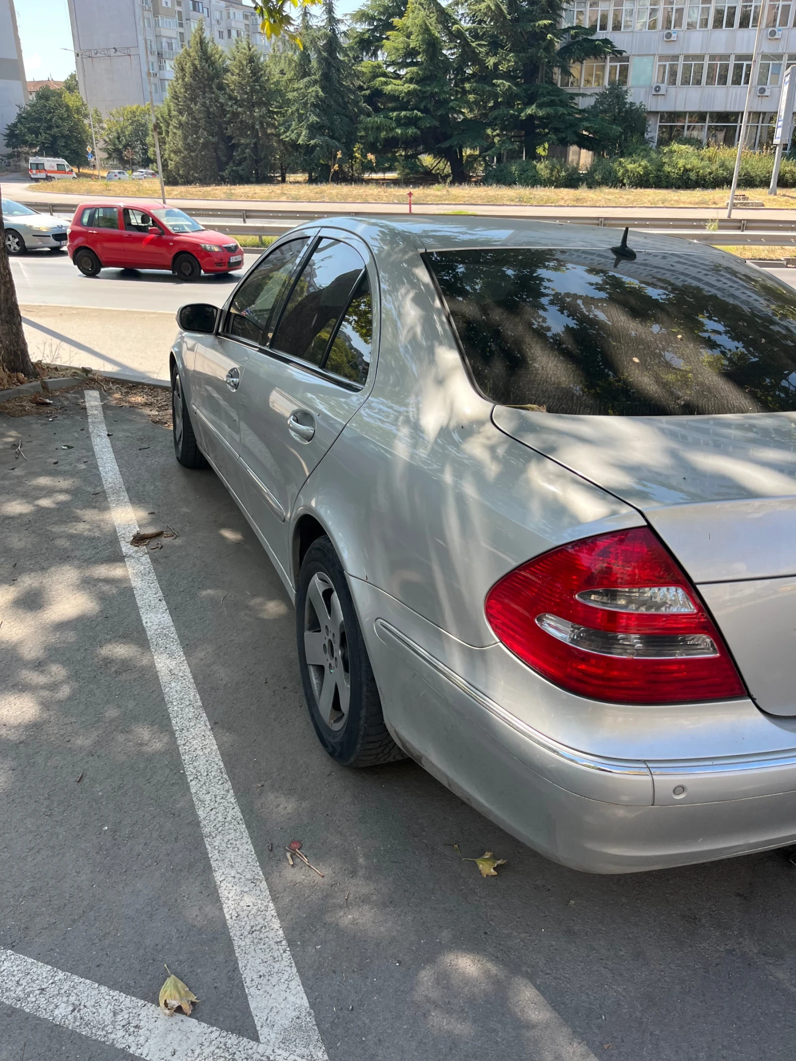 Mercedes-Benz E 320  - изображение 3