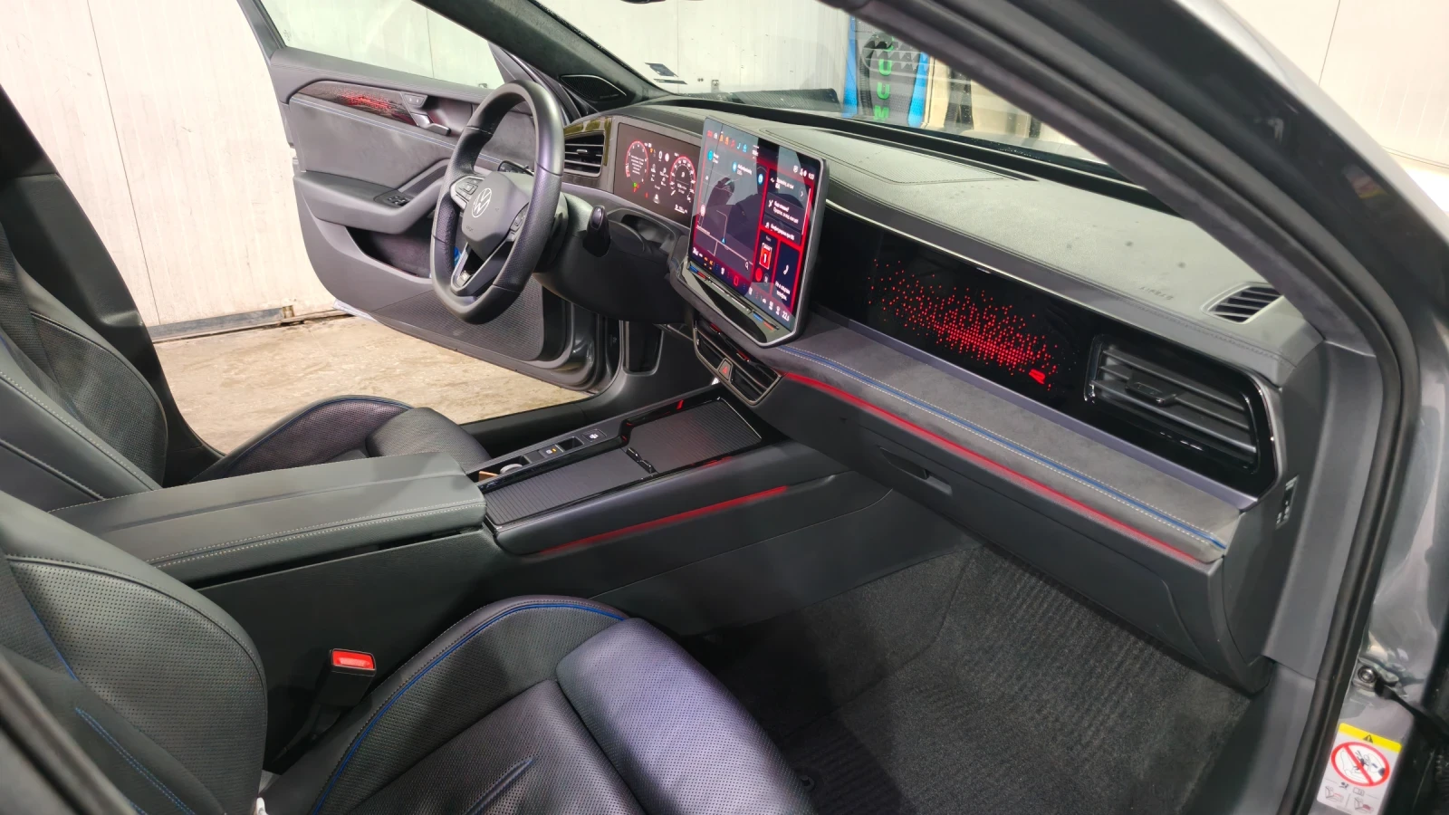 VW Passat Variant R Line 2.0TFSI-4motion, Navi, Cam, 360 | Mobile.bg   13