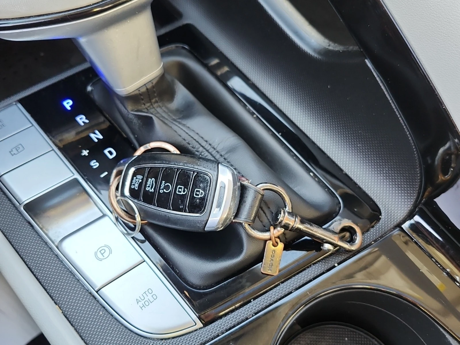 Hyundai Elantra LUXURY * * CARFAX * * АВТО КРЕДИТ * *  - изображение 8