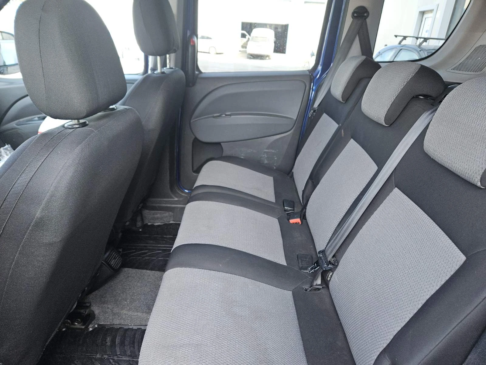 Fiat Doblo 1.3 Multijet, снимка 10 - Автомобили и джипове - 53522942