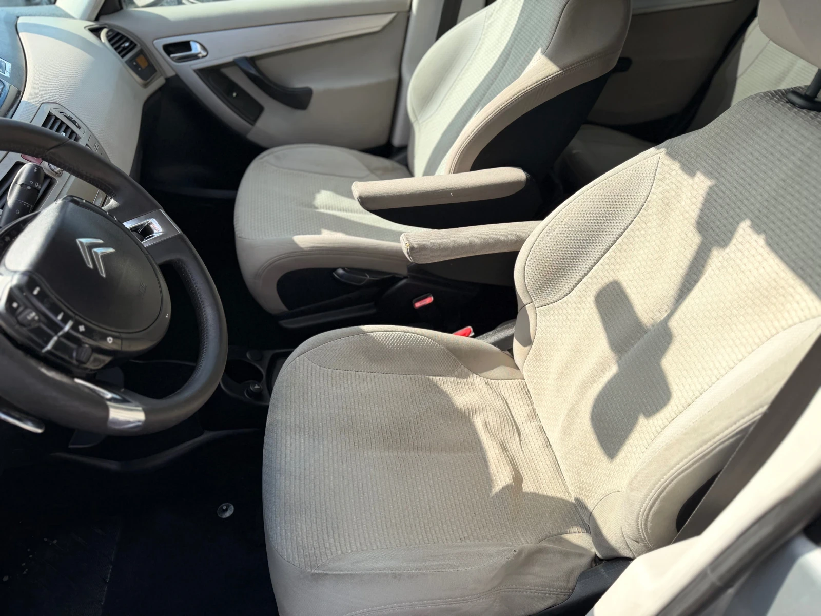 Citroen C4 Picasso 2.0HDI 136kc АВТОМАТИК 7-местен - изображение 10