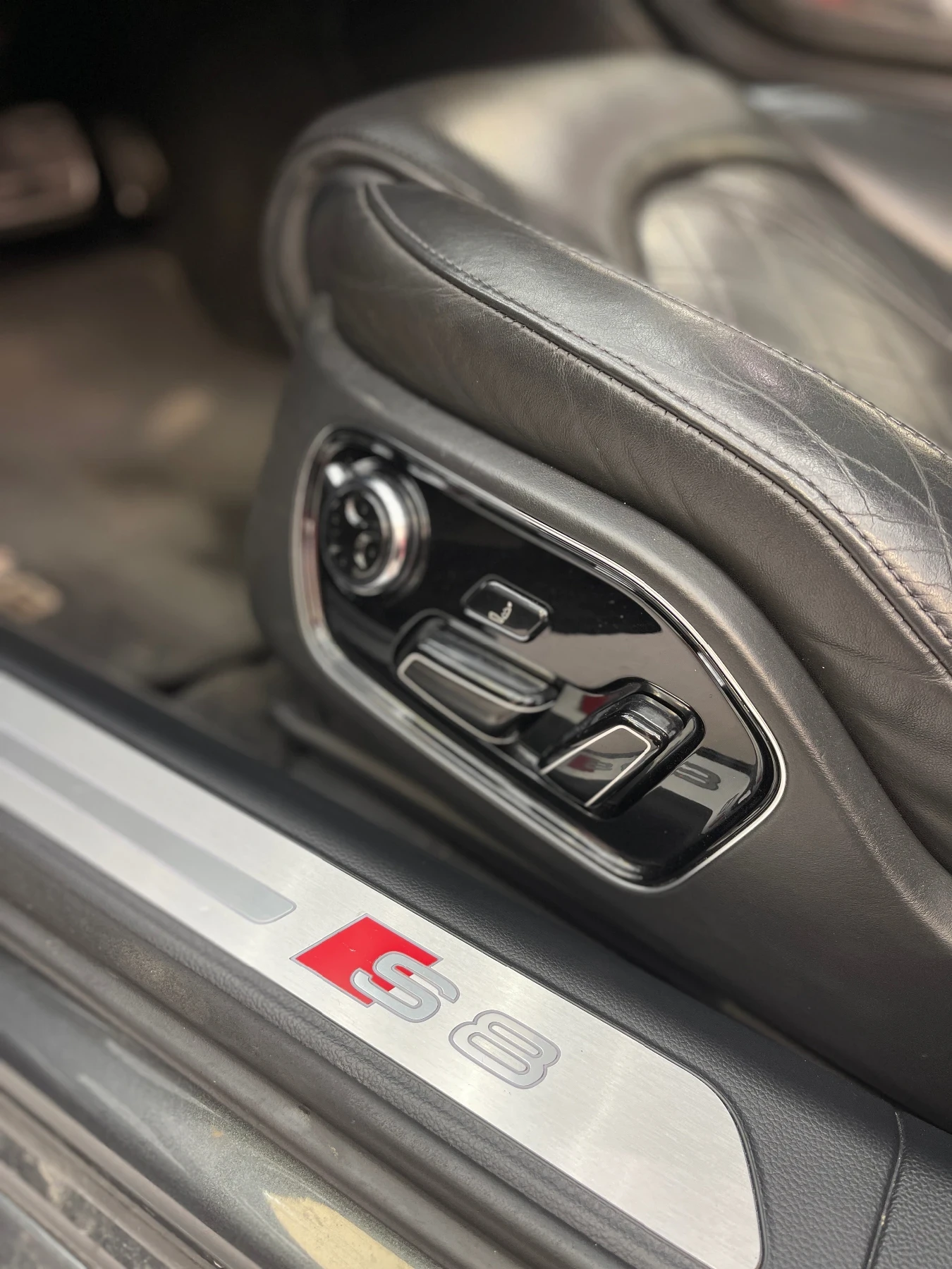 Audi S8, снимка 13 - Автомобили и джипове - 53879455