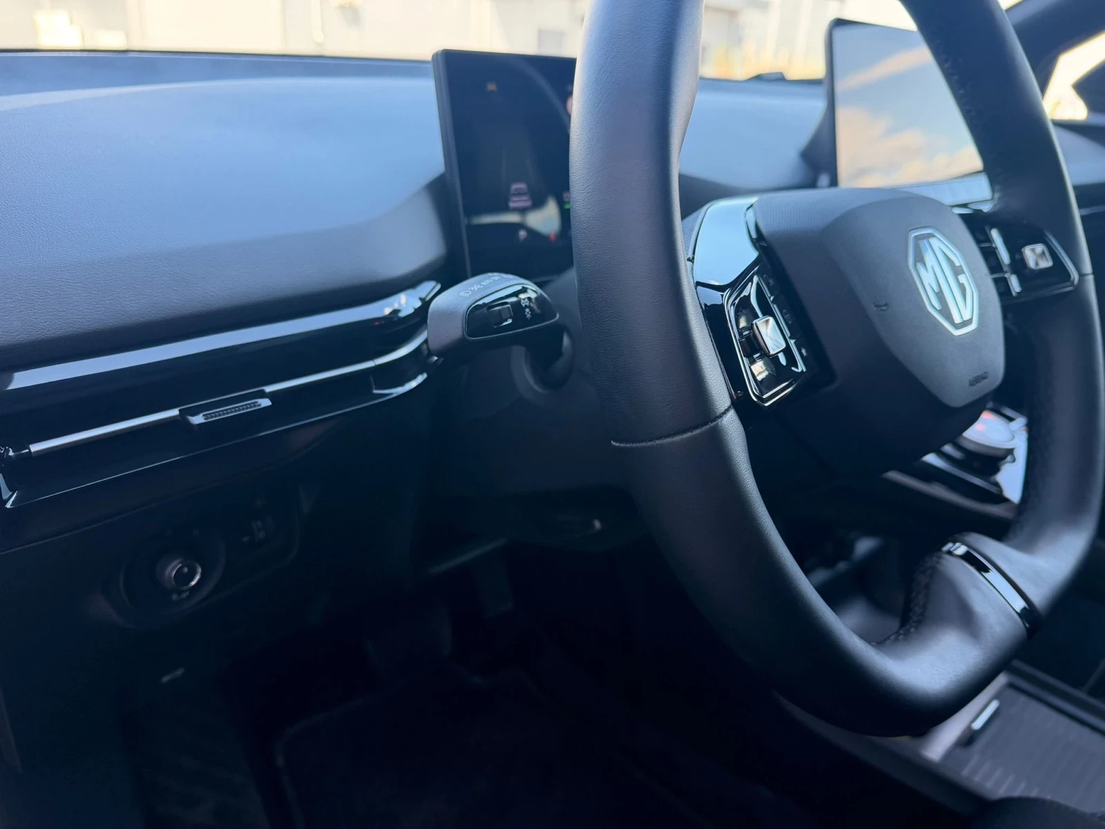 Mg MG4 64kw luxuri 39000 km, снимка 10 - Автомобили и джипове - 54137632