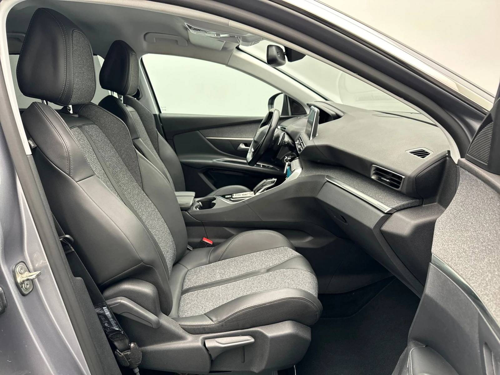 Peugeot 5008 1.2i Allure , снимка 13 - Автомобили и джипове - 54257997