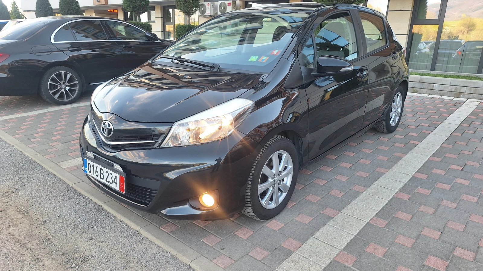 Toyota Yaris, снимка 3 - Автомобили и джипове - 54305199