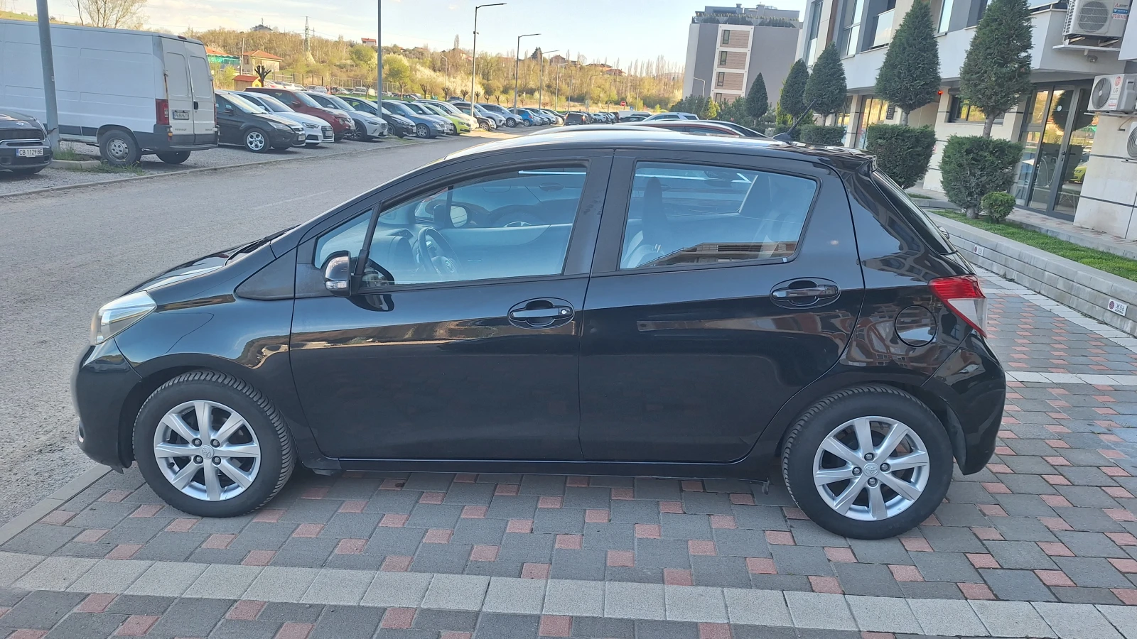 Toyota Yaris, снимка 7 - Автомобили и джипове - 54305199
