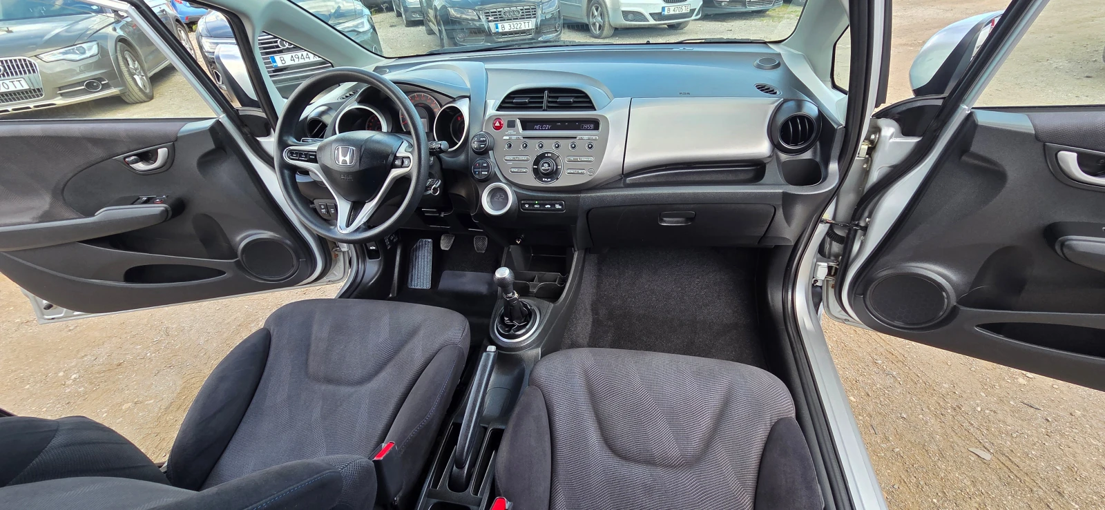 Honda Jazz 1.4 I-VTEC, снимка 8 - Автомобили и джипове - 54608375